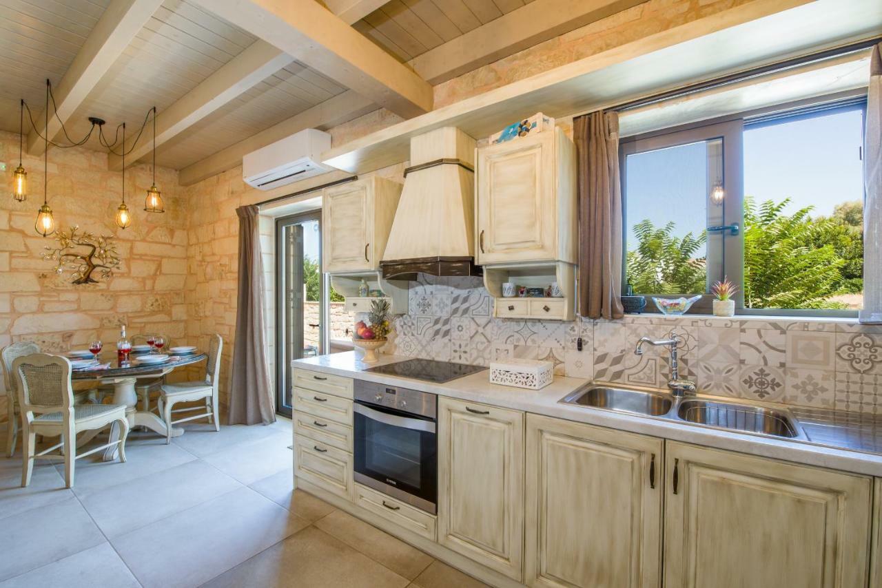 Villa Sirocos สตาโลส ภายนอก รูปภาพ